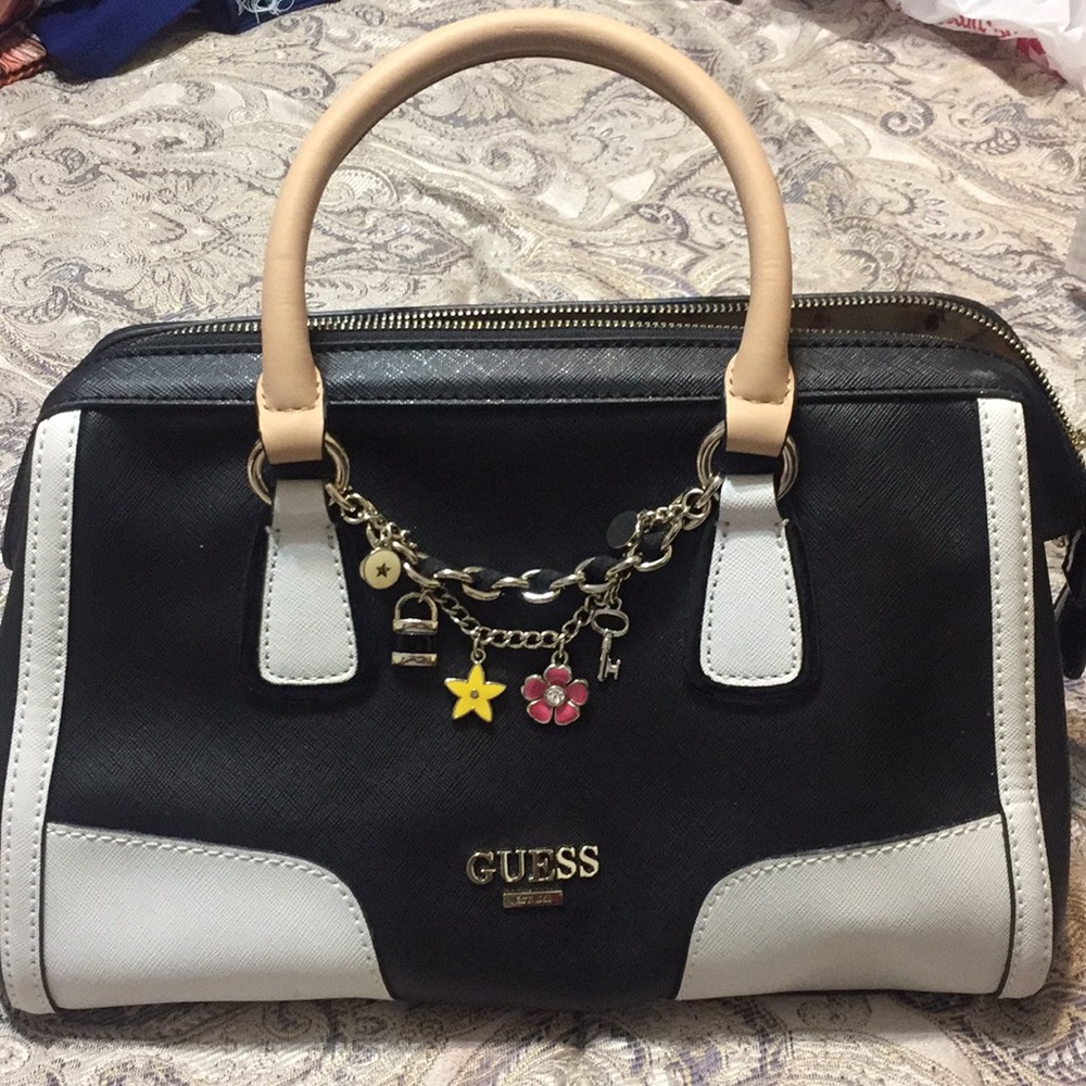 Guess hand bag NWT